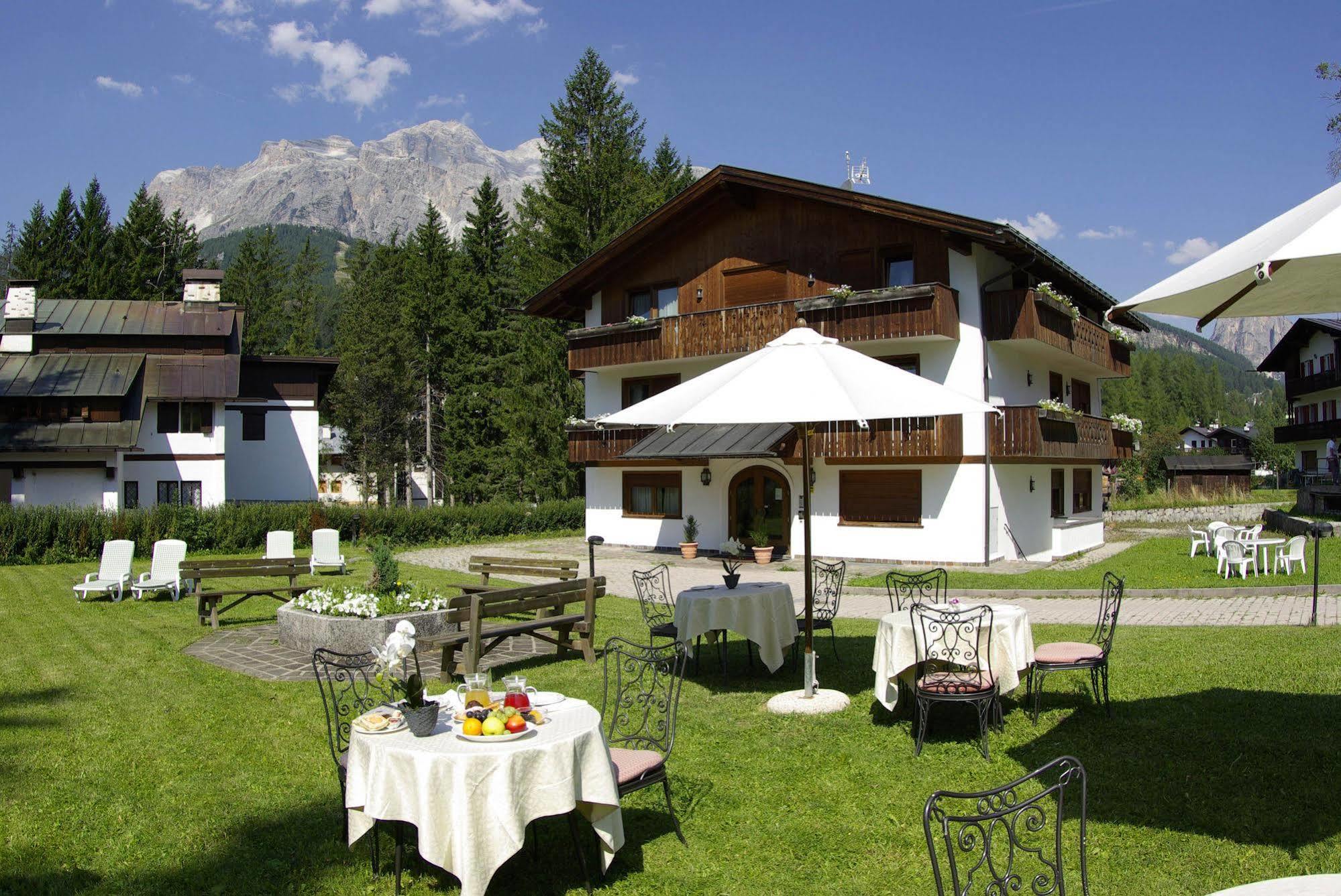 Hotel Capannina Cortina dʼAmpezzo Eksteriør billede